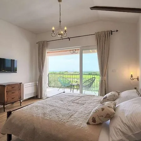 Lume Comfortable Hotel 4*