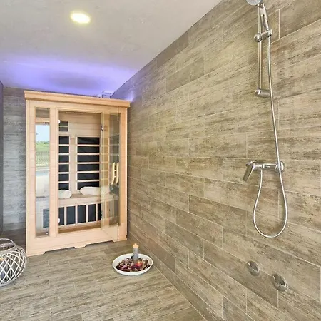 Lume Comfortable Hotel Porec